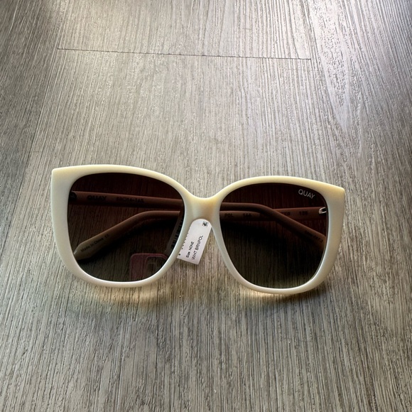 quay australia ever after white oversized Polarized cat eye sunglasses eyewear - Picture 1 of 4